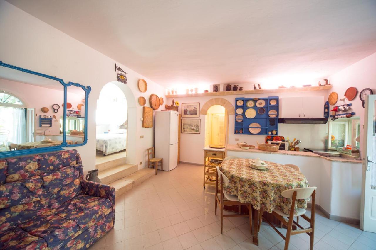 Trulli Girasoli E Viole Cocolicchio Room photo