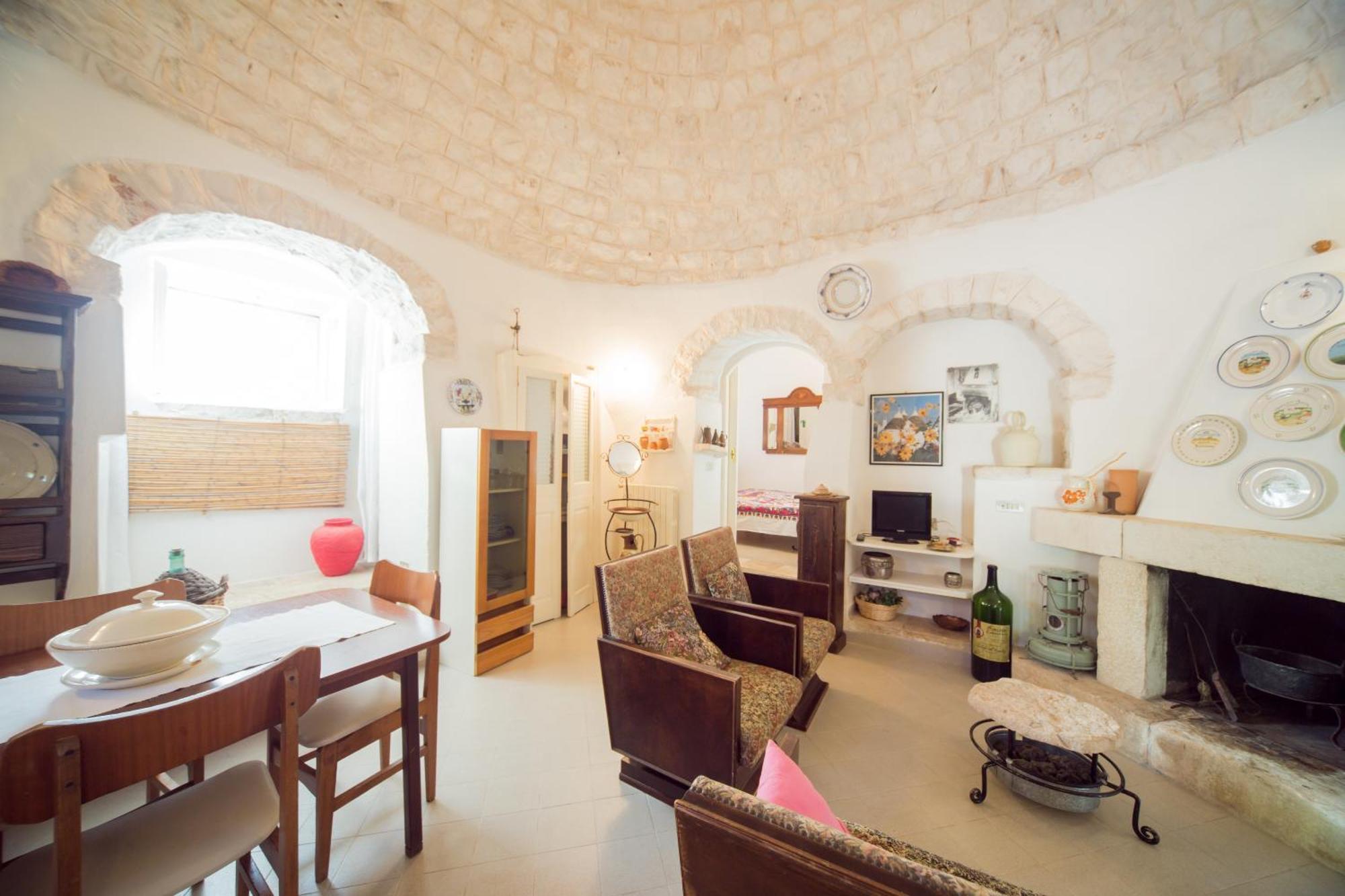 Trulli Girasoli E Viole Cocolicchio Room photo